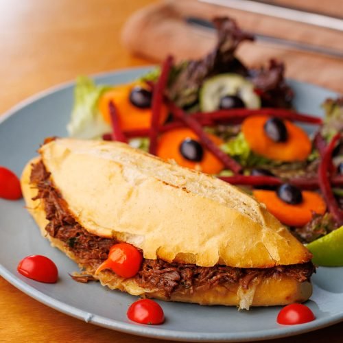 Sanduíche baguete carne 1